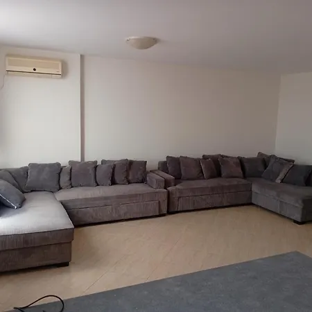 Apartment Midia *